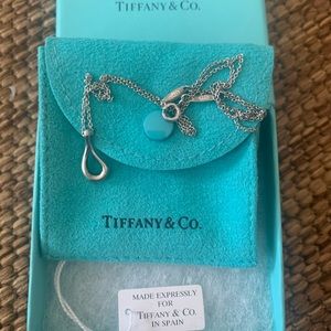 Tiffany’s necklace